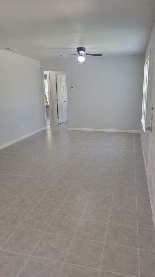 816 Estelle Ave - Photo 3 of 22