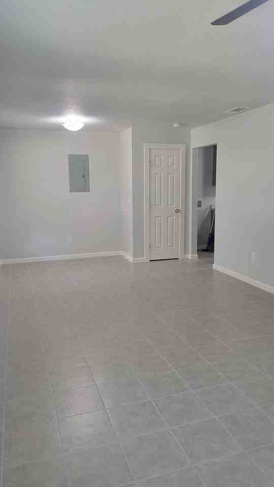 816 Estelle Ave - Photo 4 of 22