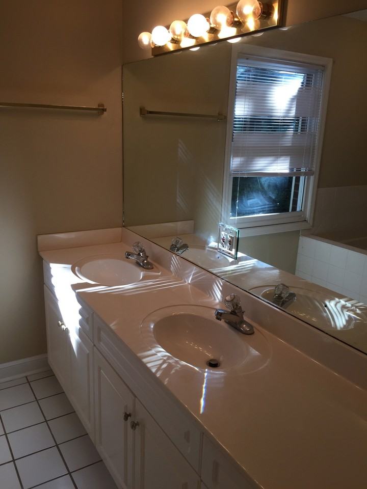 738 Tanglewood Ave - Photo 6 of 19