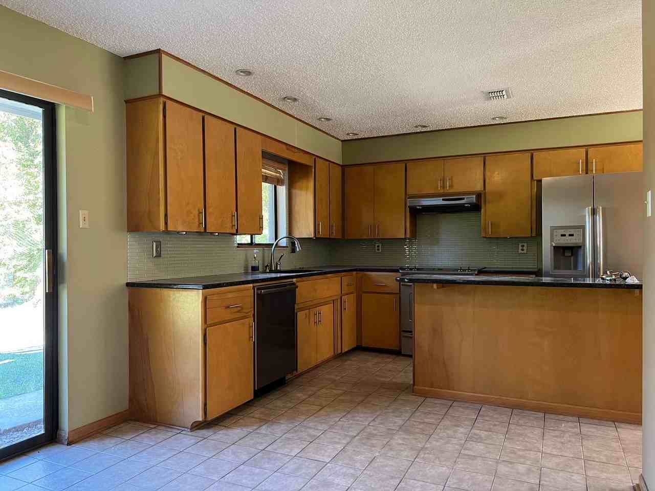 7111 Concord Ln - Photo 6 of 27