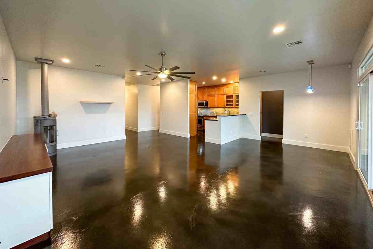 1208 Penn Ln - Photo 2 of 27