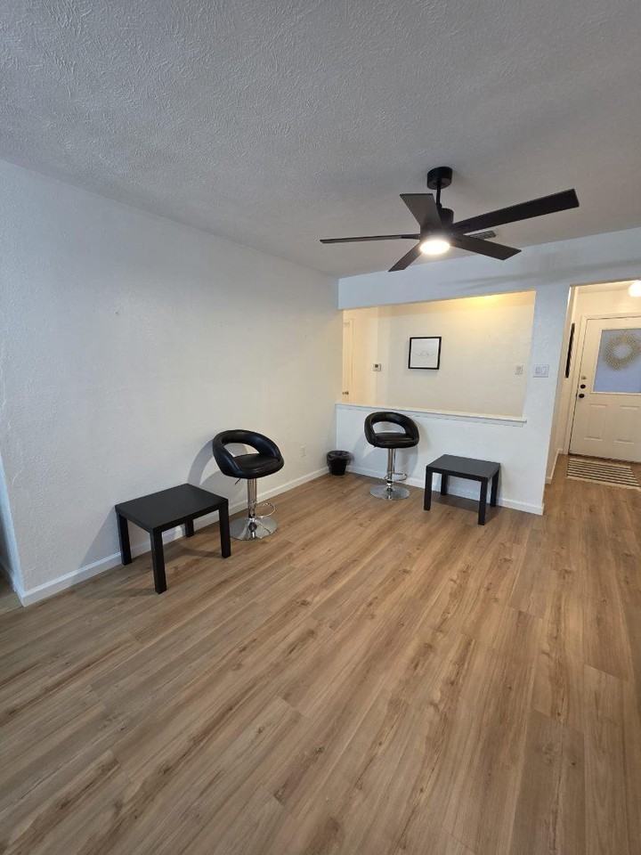 Lisa Ln - Photo 2 of 13