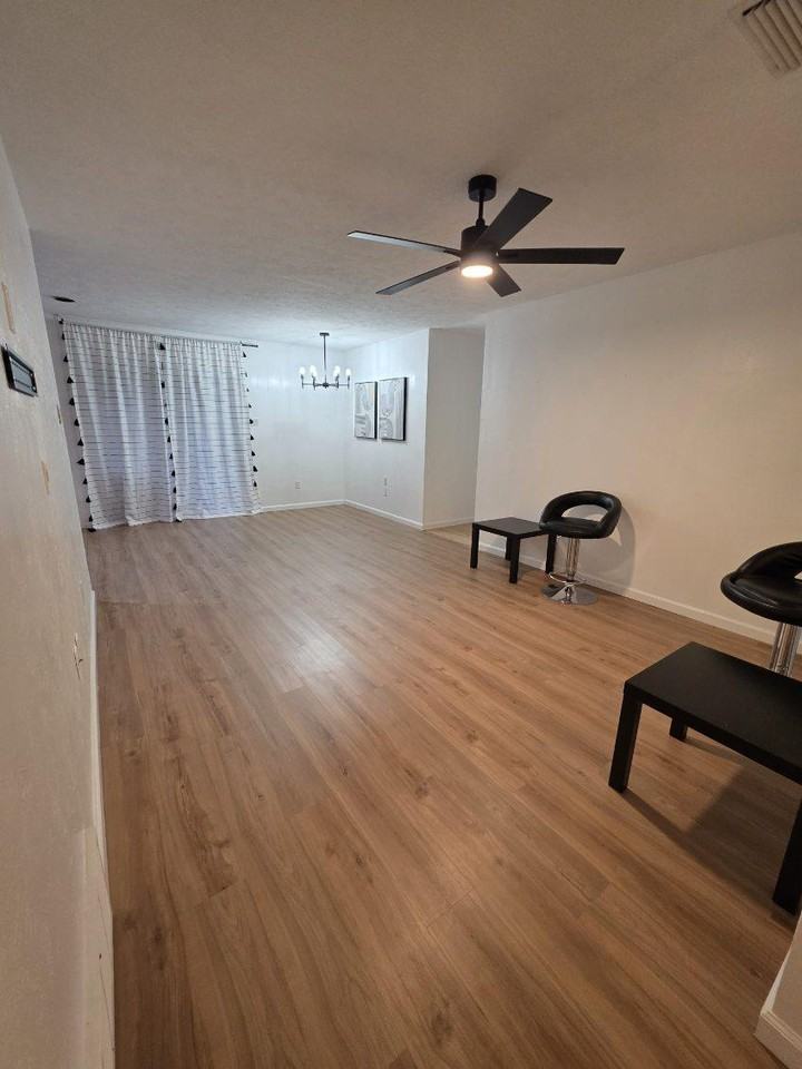 Lisa Ln - Photo 5 of 13