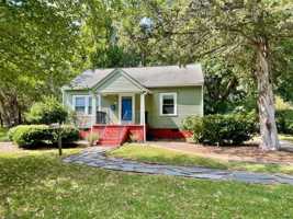 featured image of 112 Oak St