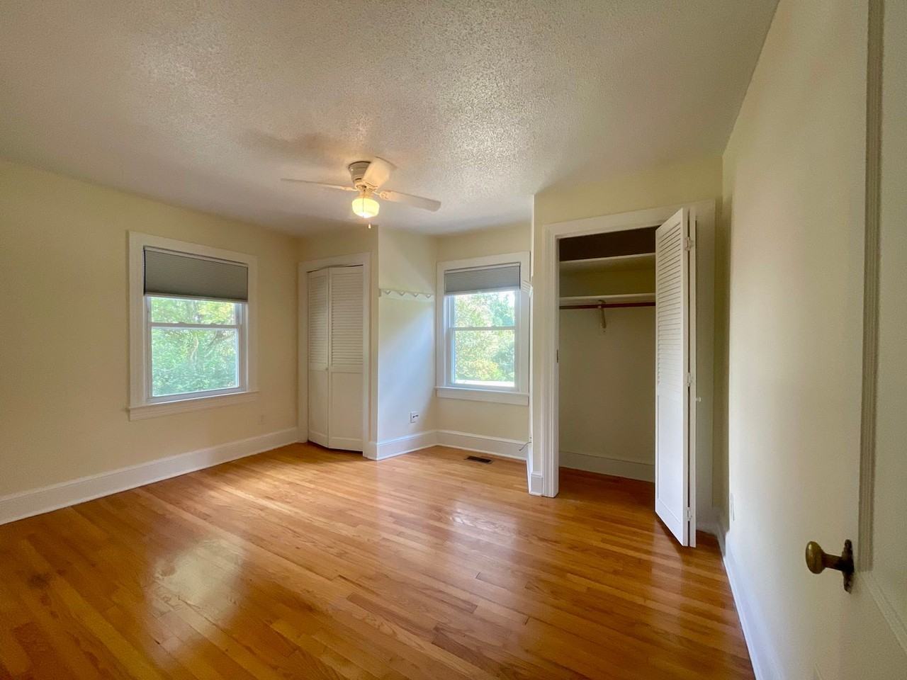 112 Oak St - Photo 6 of 15