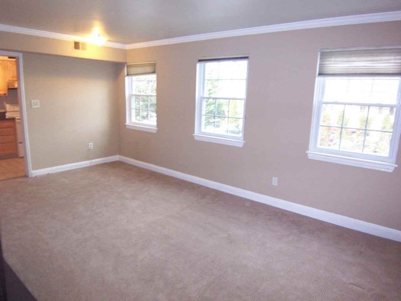 2105 N Taft St #6 - Photo 5 of 33