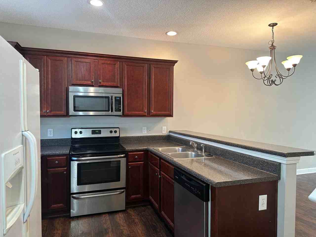 706 Tattnall Dr - Photo 4 of 10