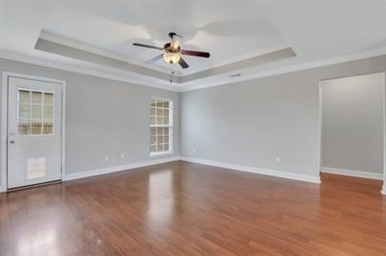1401 Fawn Ct - Photo 4 of 10