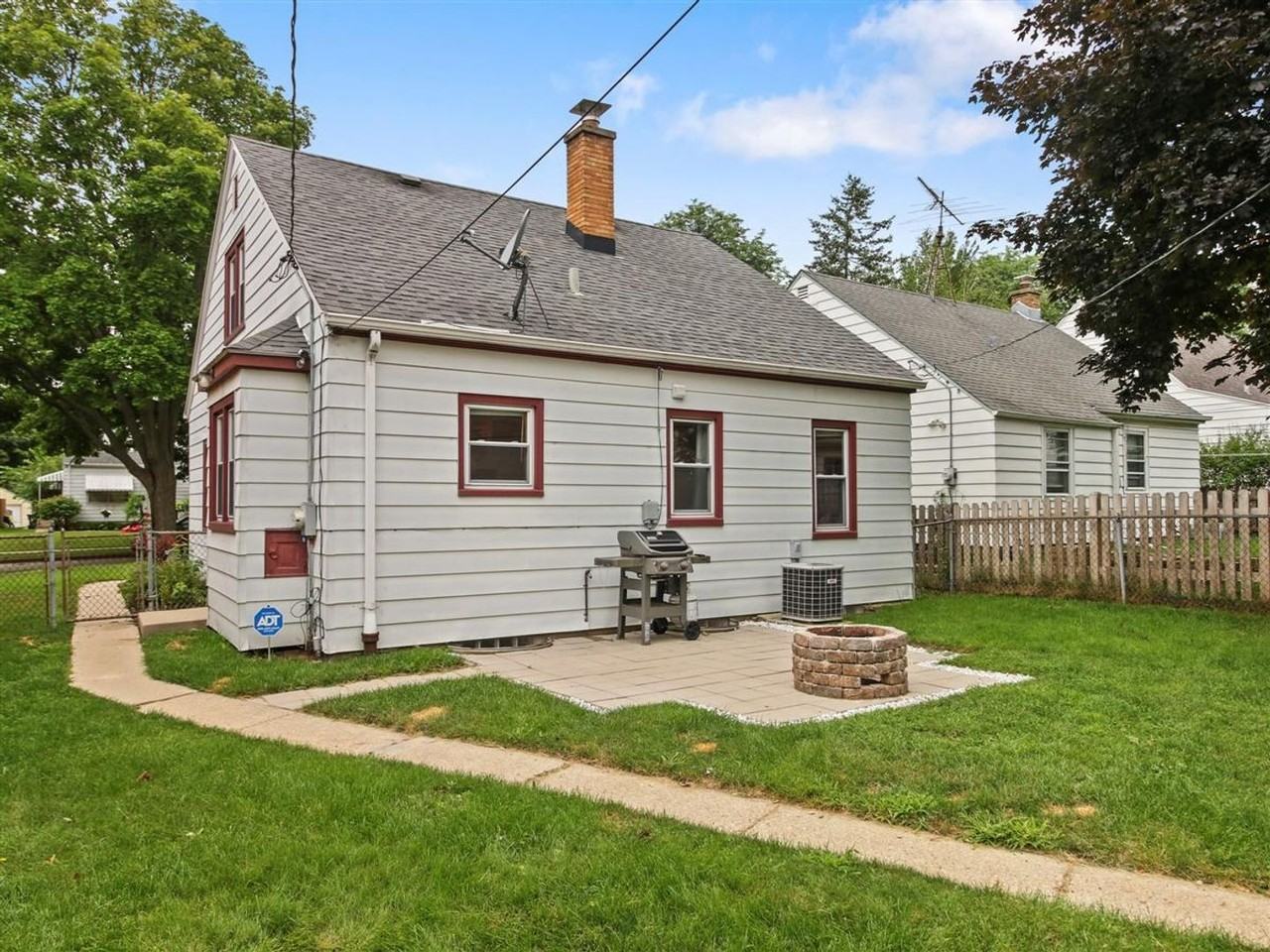 3224 N 78th St - Photo 2 of 15
