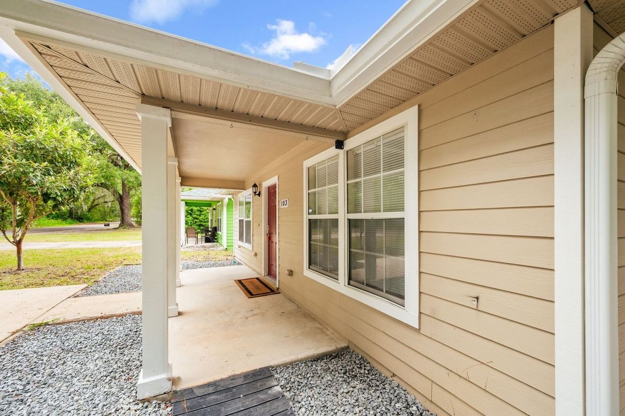 103 Ne 18th Ter - Photo 4 of 27
