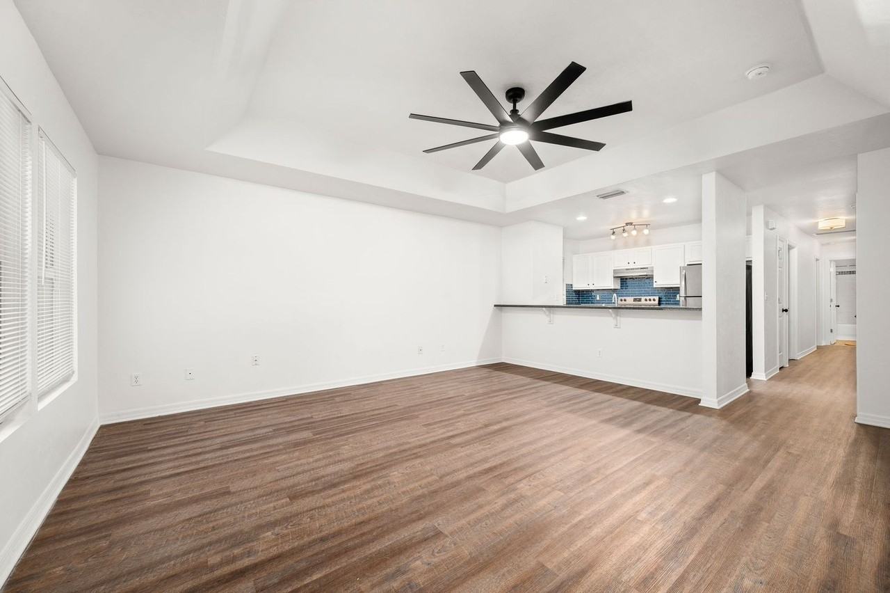 103 Ne 18th Ter - Photo 6 of 27