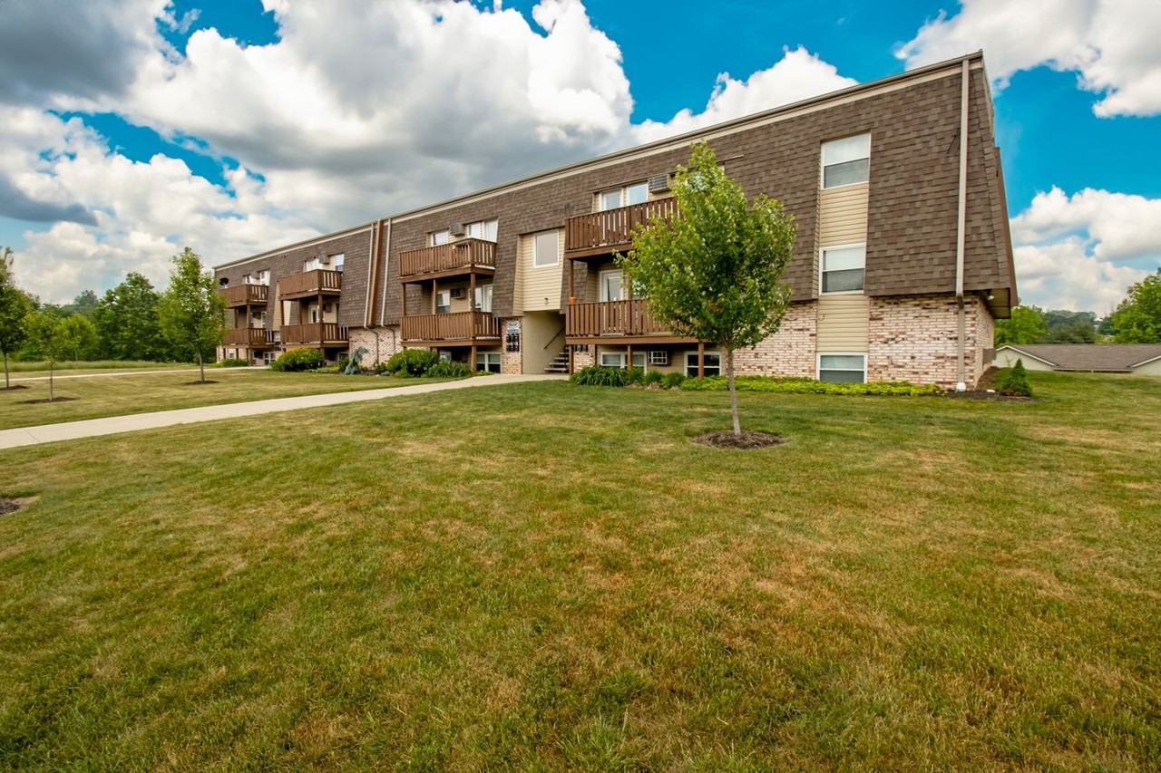 1175 N Elm St #B - Photo 5 of 17