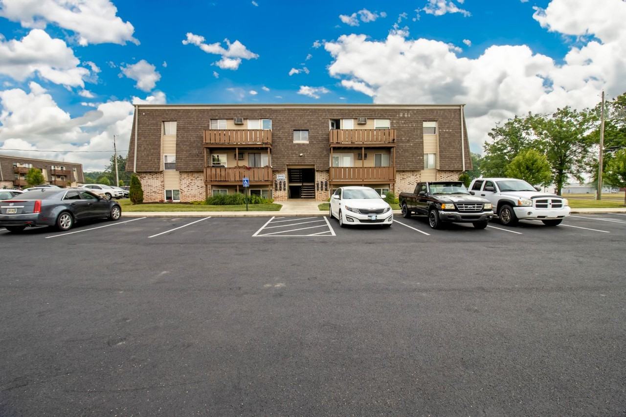1175 N Elm St #B - Photo 6 of 17