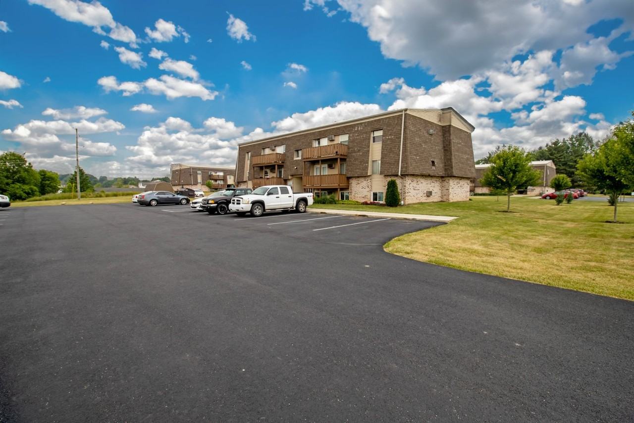 1175 N Elm St #B - Photo 7 of 17