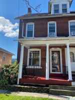 featured image of 819 Spring St