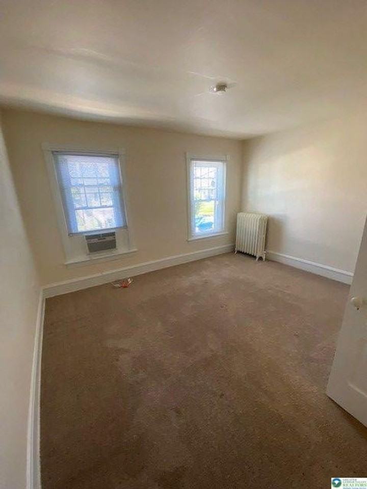 819 Spring St - Photo 4 of 22