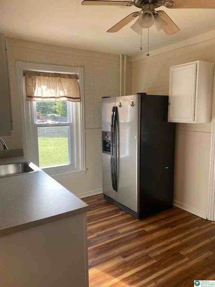 819 Spring St - Photo 7 of 22