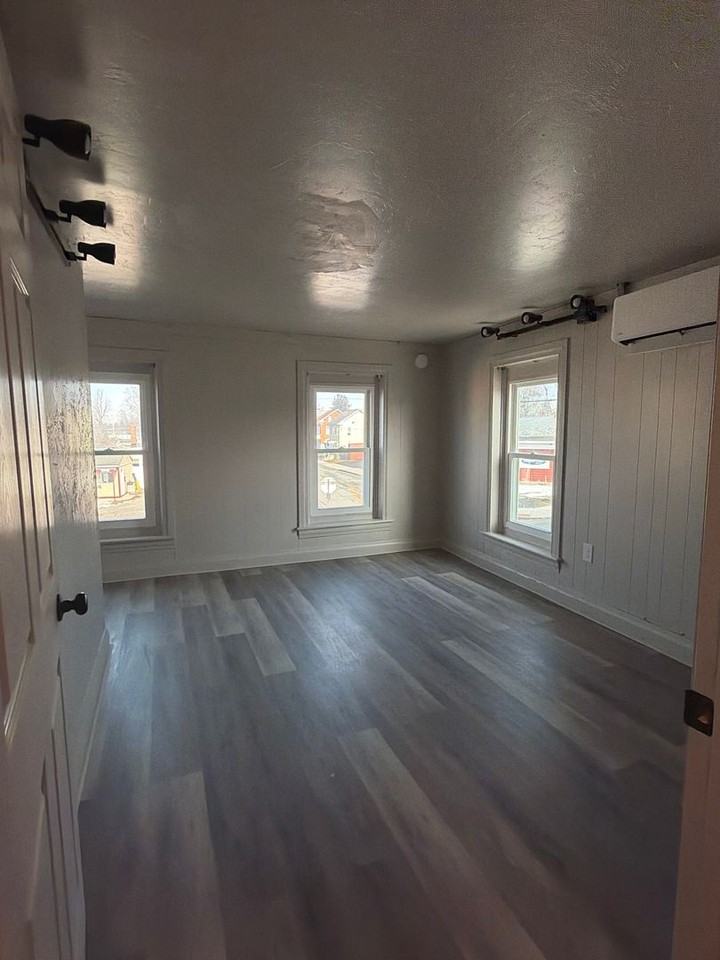 146 Main St - Photo 2 of 12