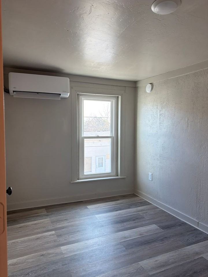146 Main St - Photo 4 of 12