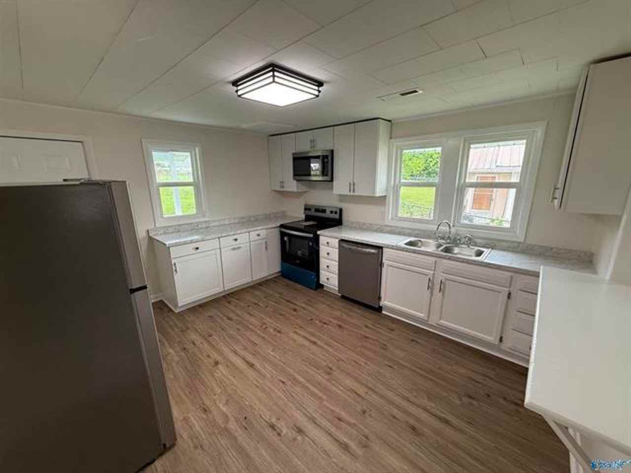 1808 Obrig Ave - Photo 4 of 11