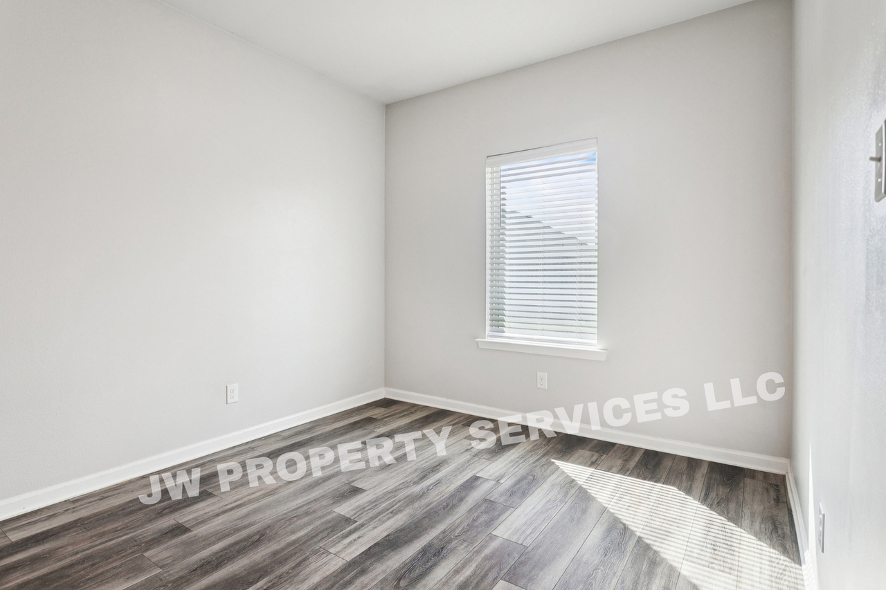 785 Bent Cypress Ln #785 - Photo 3 of 17