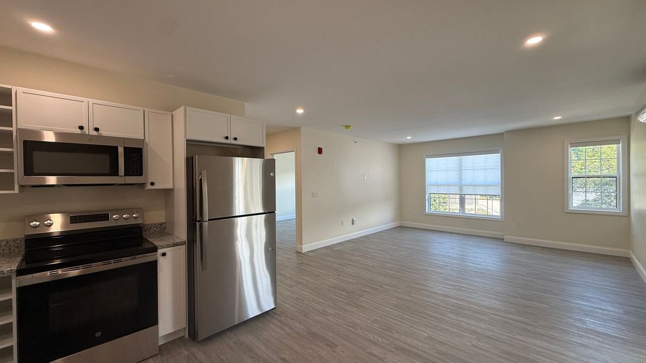 725 Central Ave #303 - Photo 4 of 18