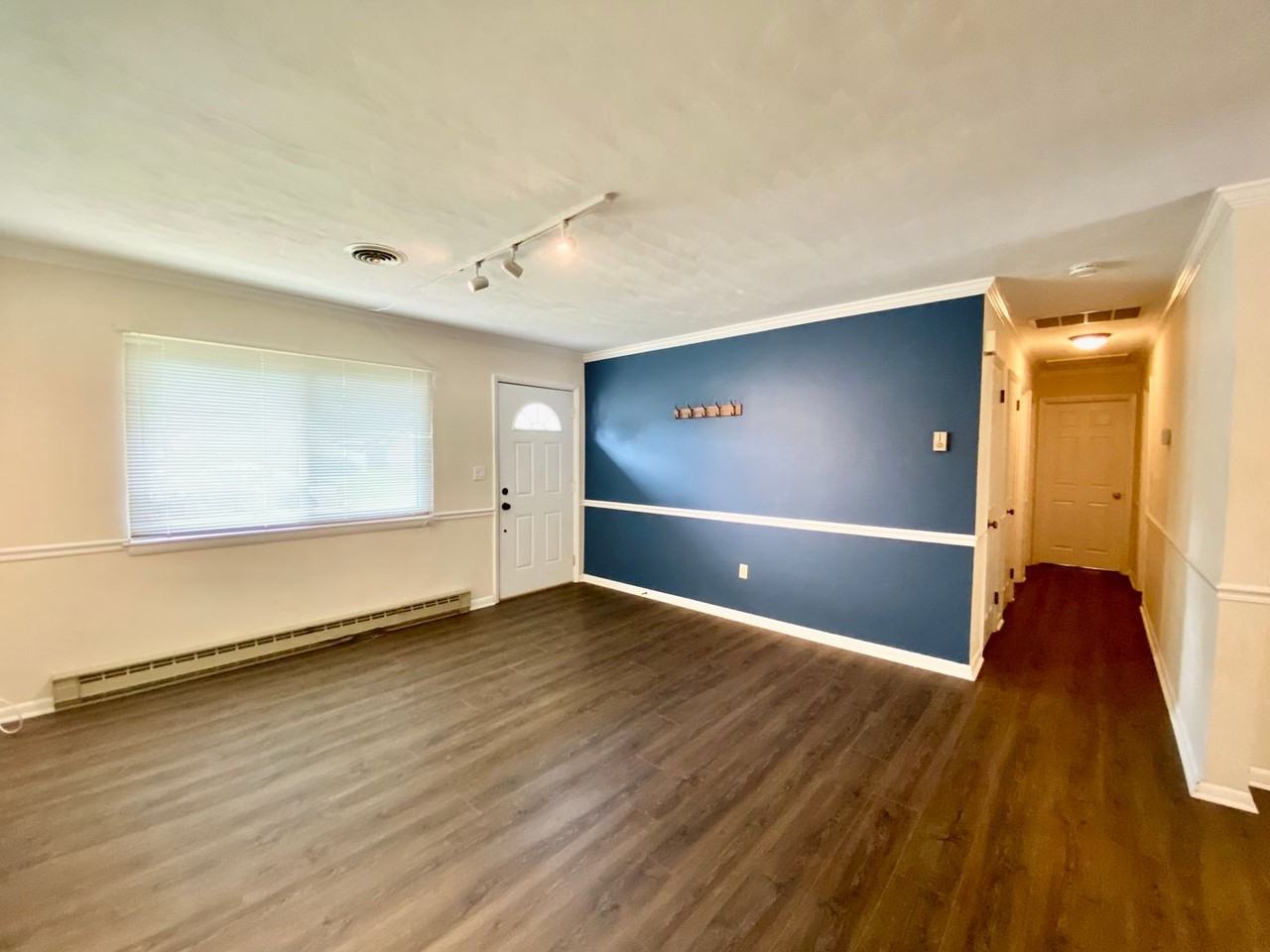4720 Price Cir - Photo 3 of 34