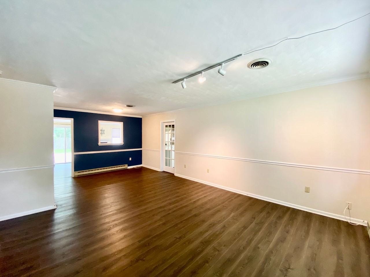 4720 Price Cir - Photo 4 of 34