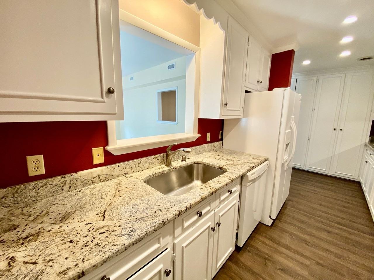 4720 Price Cir - Photo 7 of 34