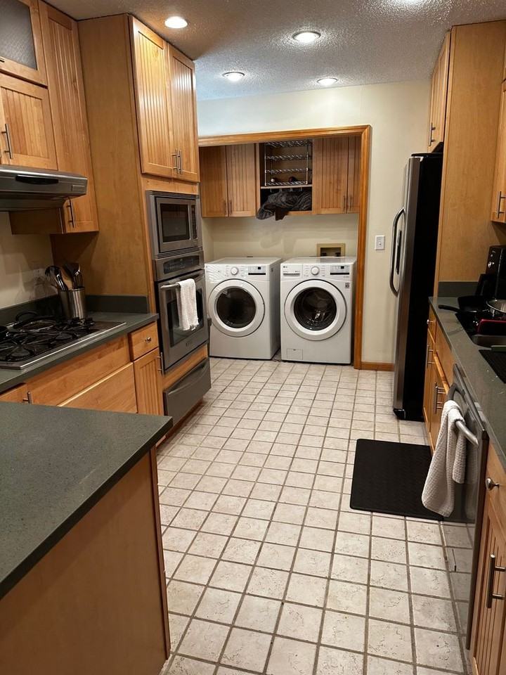 700 S Grant St - Photo 6 of 6