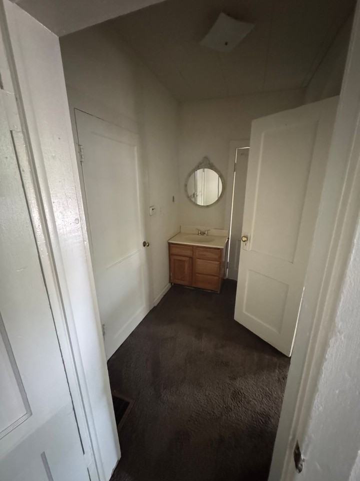 812 S Lincoln St - Photo 5 of 9