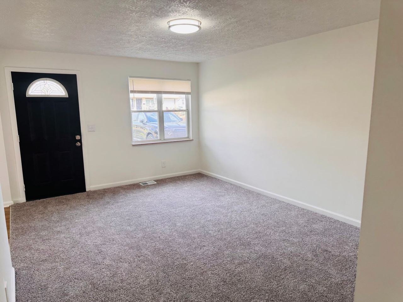 3269 Warfield Ave - Photo 2 of 12