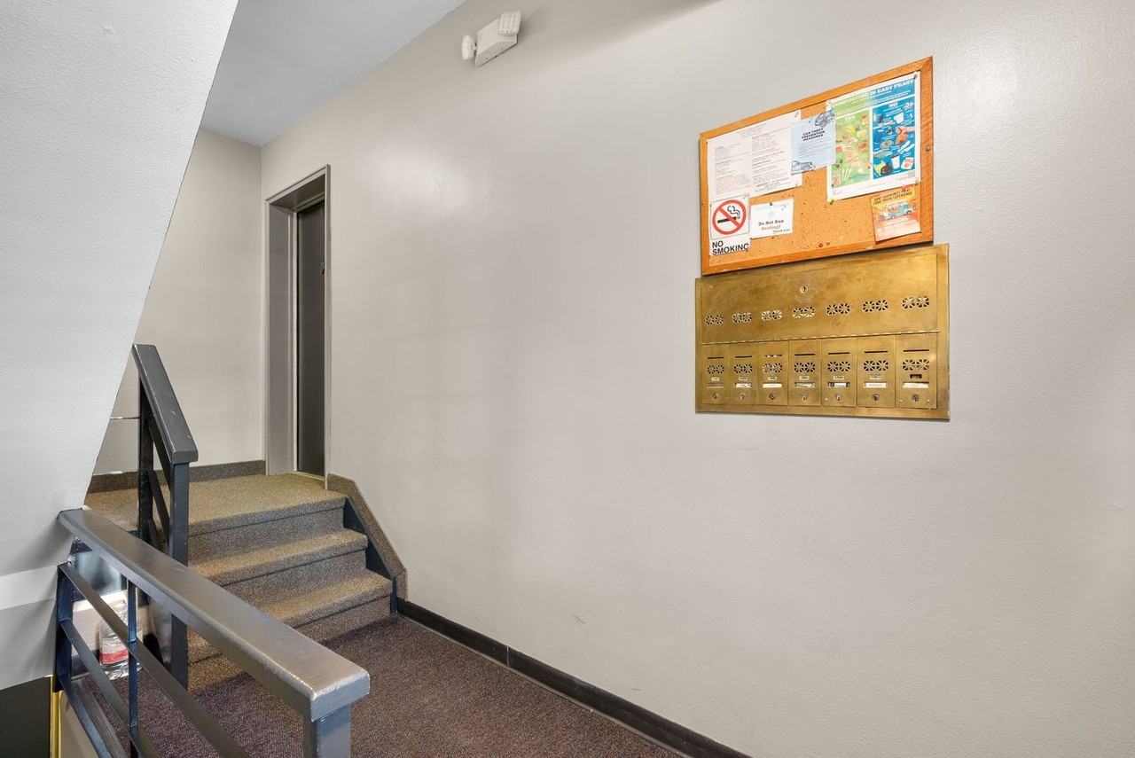 2208 Washington Ave - Photo 2 of 24