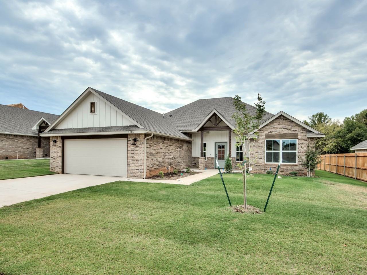 1102 Wisteria Way - Photo 2 of 33