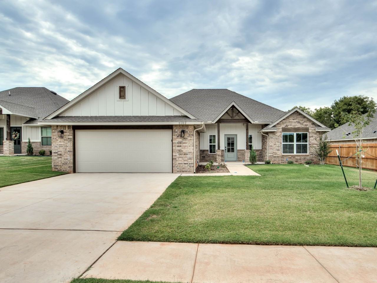 1102 Wisteria Way - Photo 3 of 33