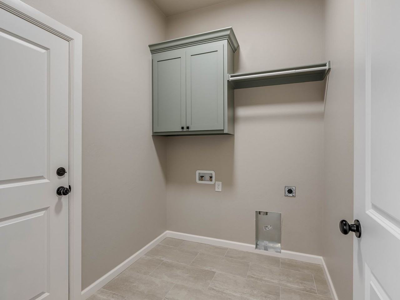 1102 Wisteria Way - Photo 5 of 33