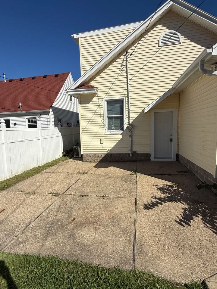 2950 Arlington Ave - Photo 2 of 29