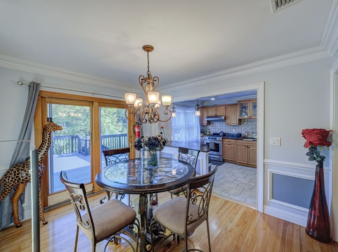 128 Reeve Ave - Photo 4 of 50