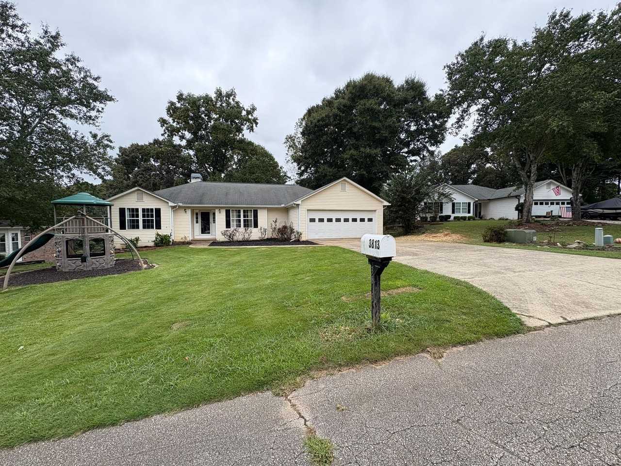 3813 N Rivercrest Dr - Photo 2 of 36