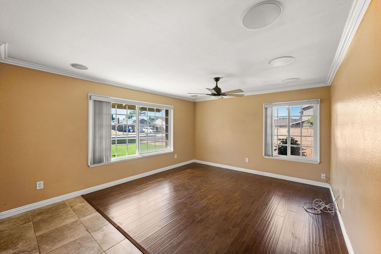 9416 Friant St - Photo 6 of 15
