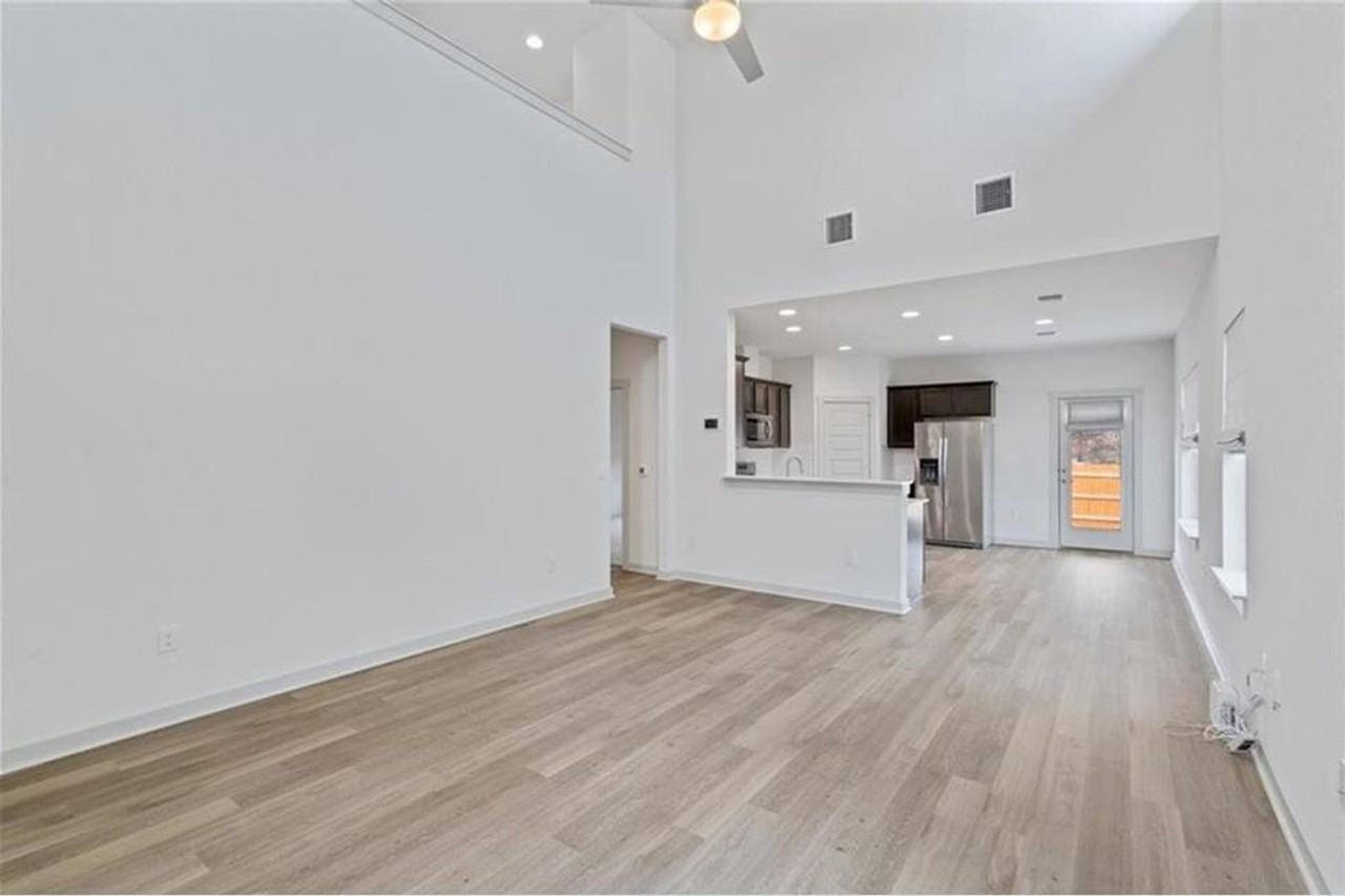 10006 Baden Ln - Photo 4 of 27