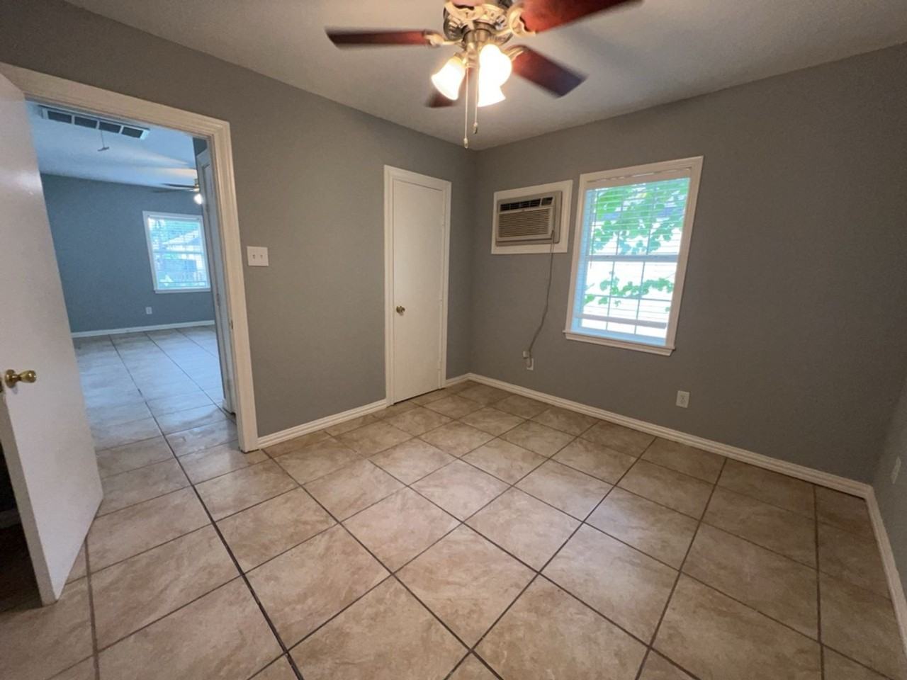 405 Johnson St - Photo 7 of 14