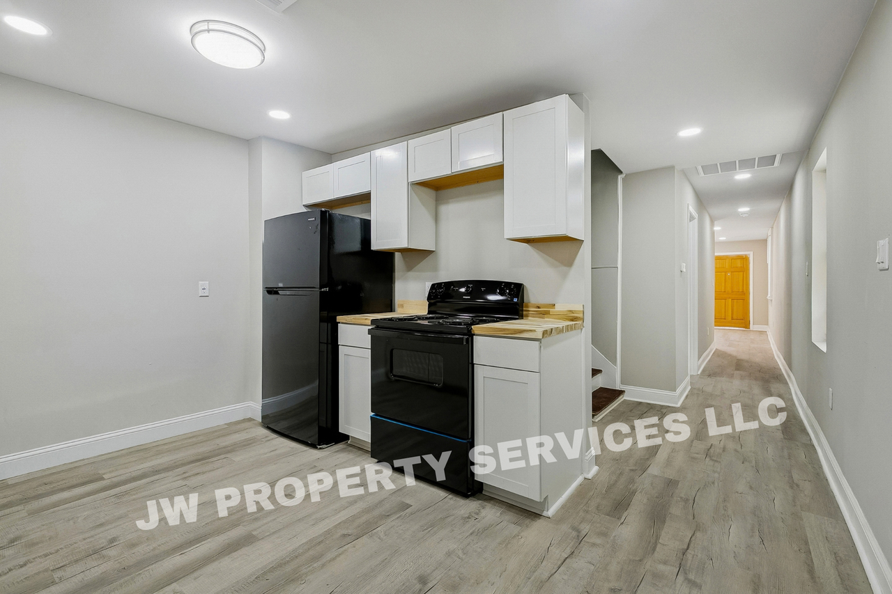1547 Chippewa St - Photo 5 of 12