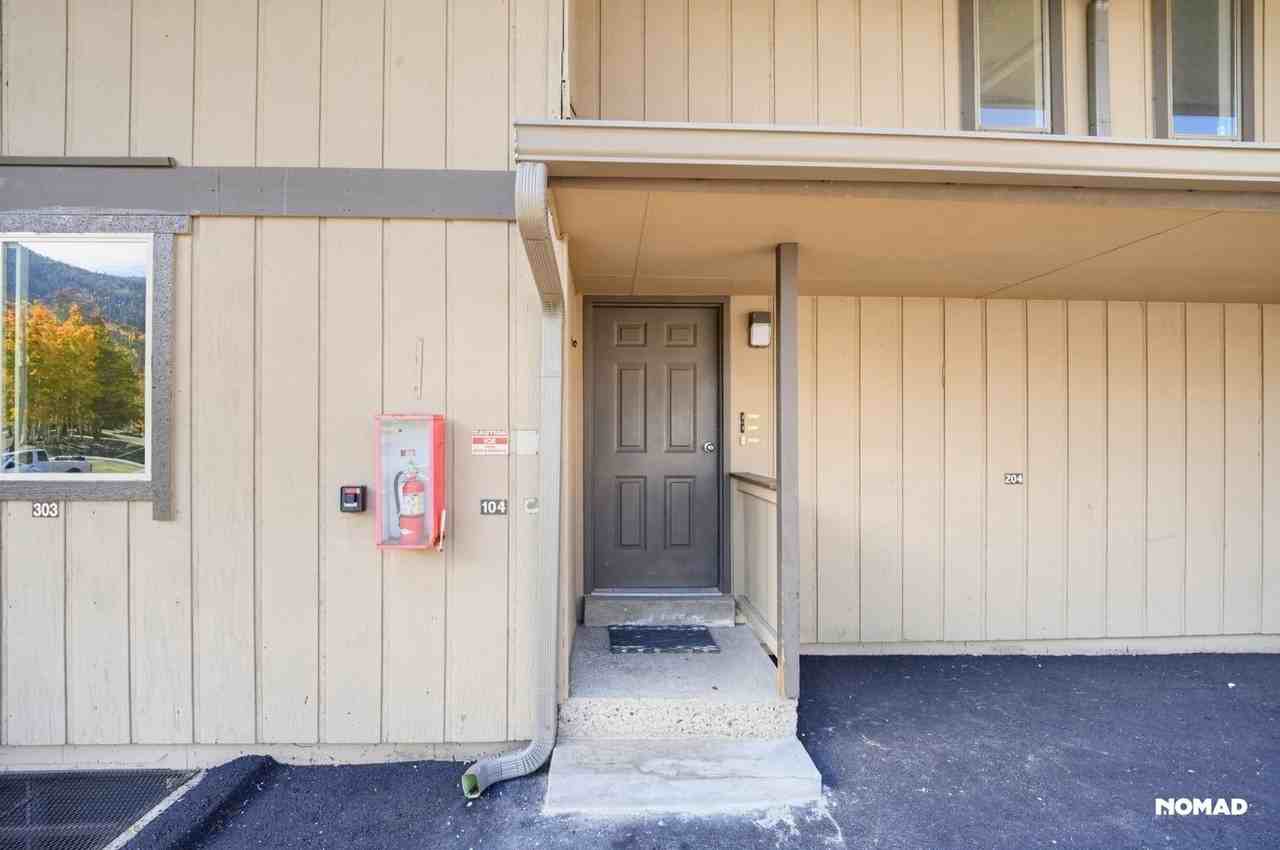 1043 Straight Creek Dr - Photo 3 of 20