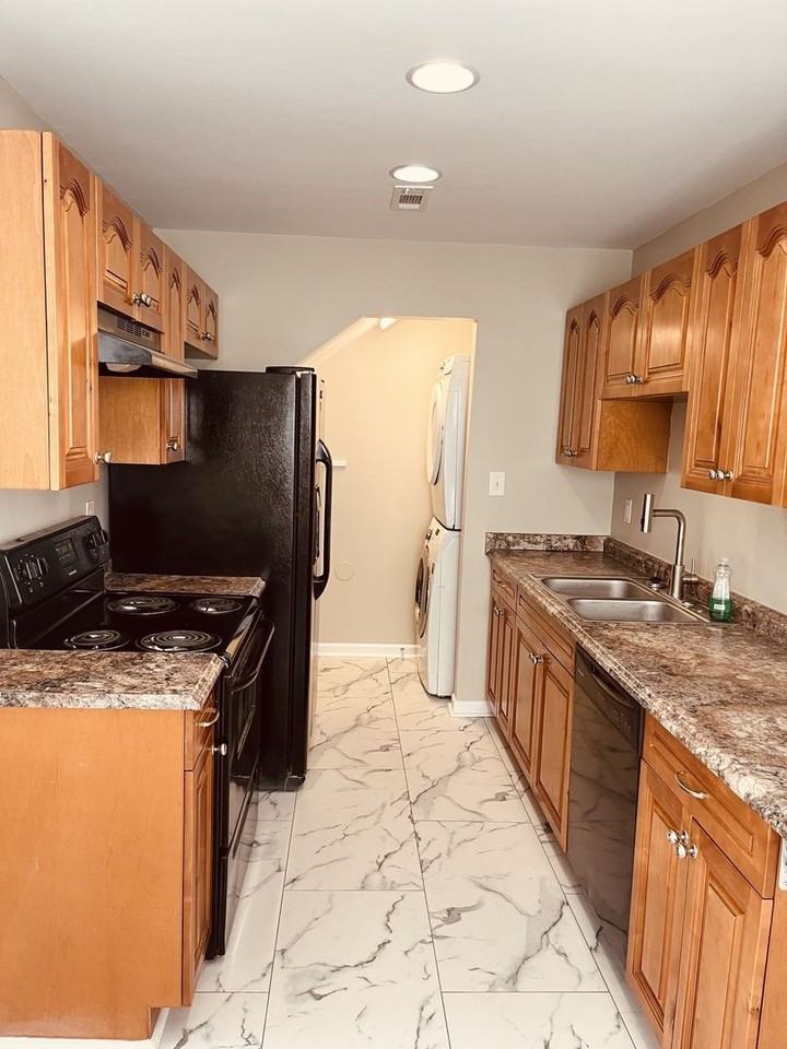 241 241 & 243 Settler Landing Rd - Photo 3 of 21