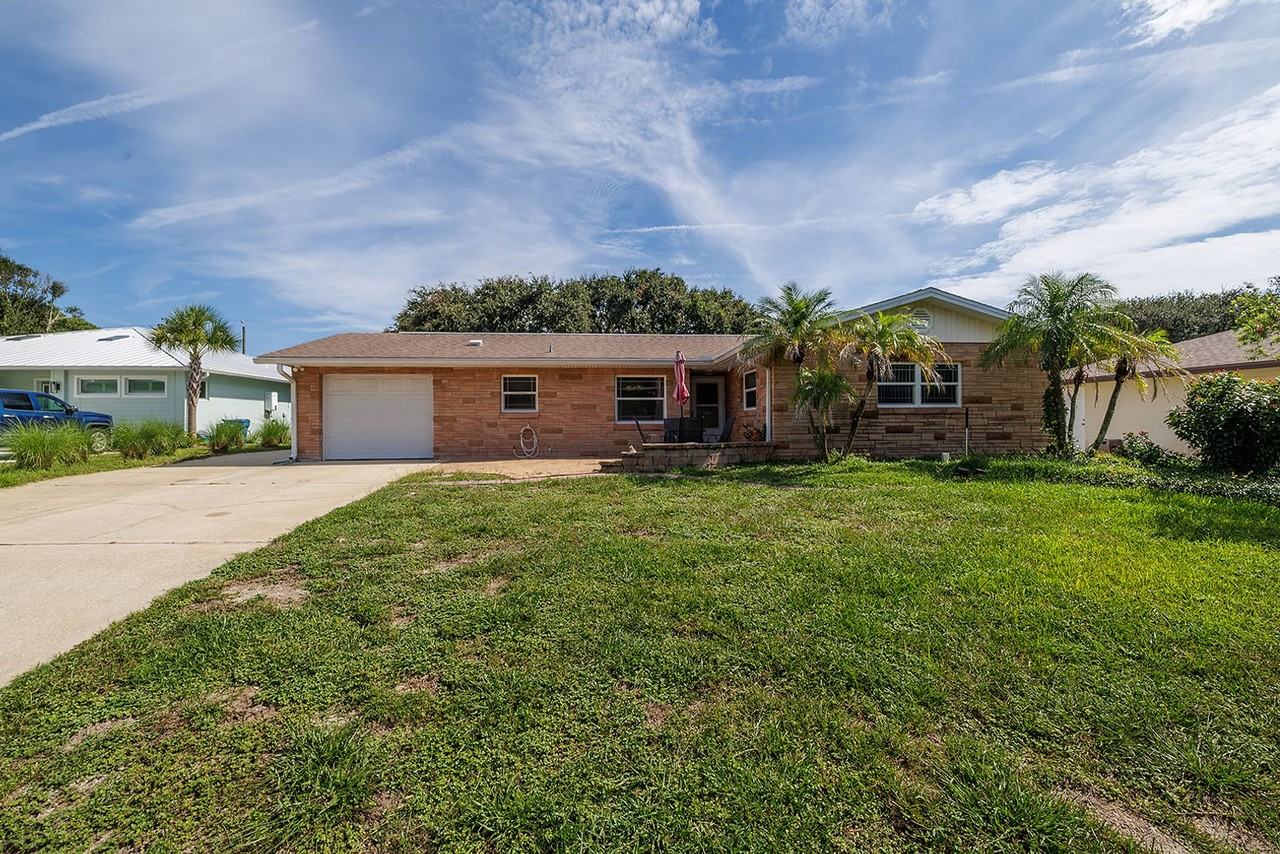 4435 Saxon Dr - Photo 2 of 25