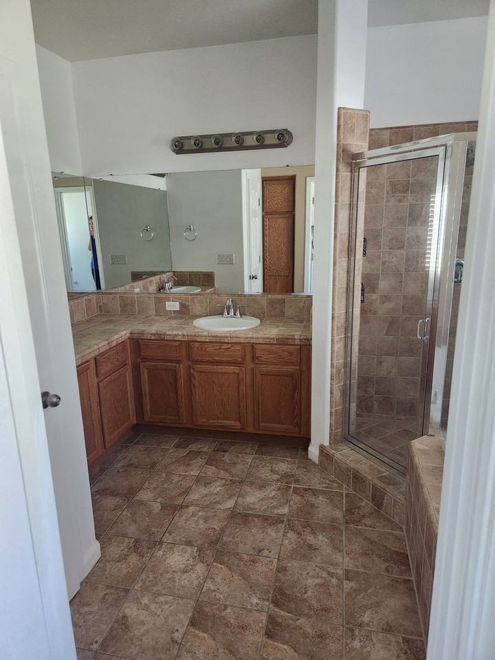 141 N Shenandoah Ct - Photo 7 of 12