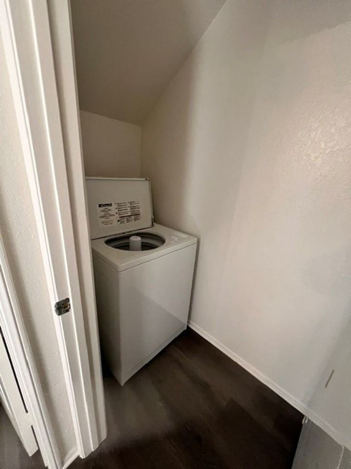 1691 N Mountain Ave #B - Photo 5 of 14