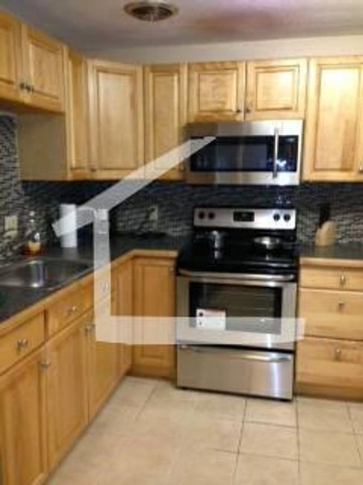 207 Kent St - Photo 5 of 7