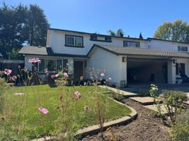 featured image of 720 W 9th St